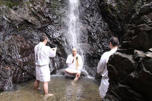 Waterfall asceticism