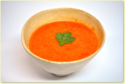 すりおろし人参とトマトの簡単スープ